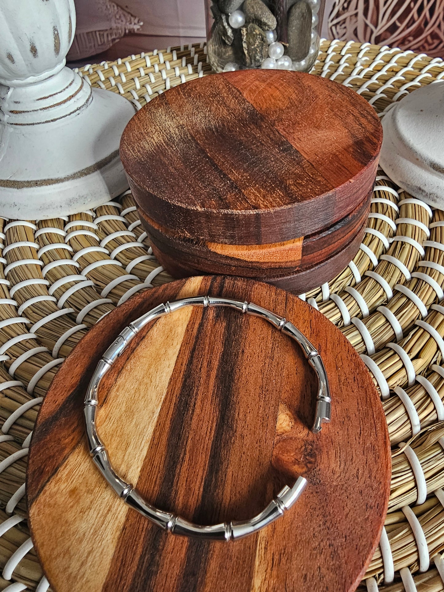 Bamboo Style Oval Clasp Bracelet