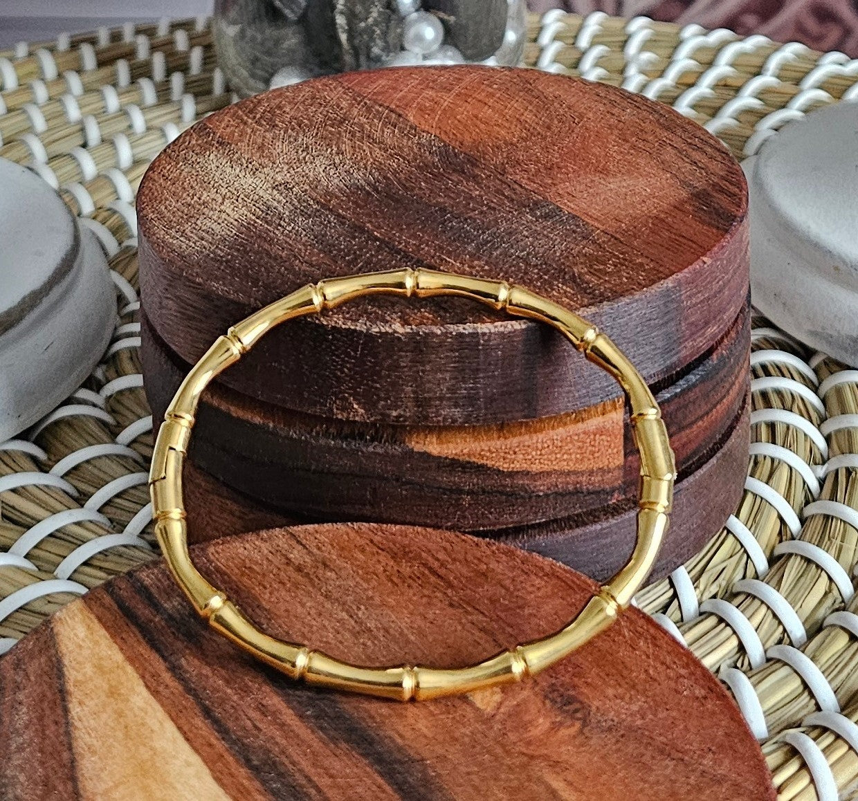 Bamboo Style Oval Clasp Bracelet