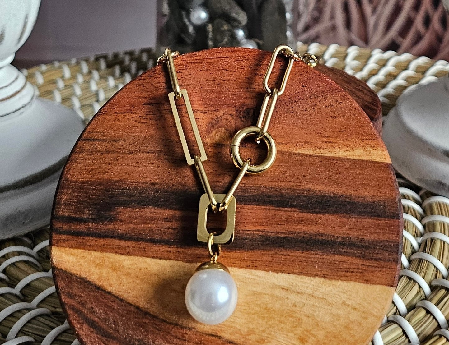 Pearl Style Necklace